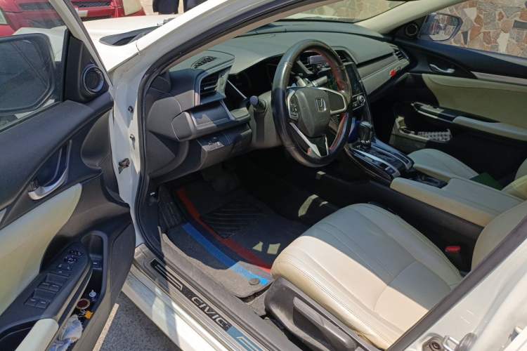 Used Honda Civic 2016 220TURBO CVT Luxury Edition Driver Seat
