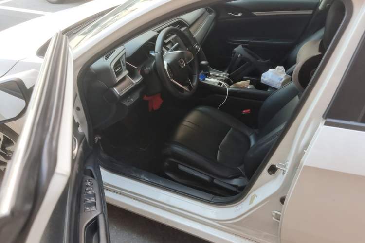Used Honda Civic 2016 220TURBO CVT Luxury Edition Driver Seat