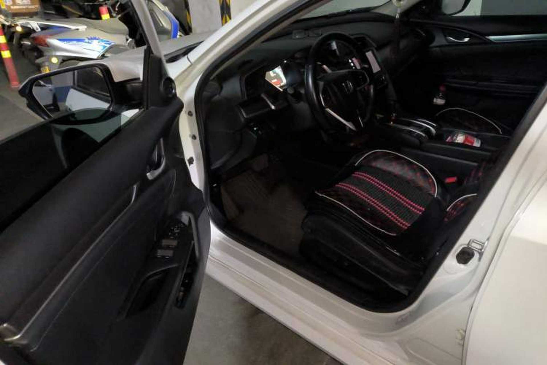 Used Honda Civic 2016 220TURBO CVT Prestige Edition Driver Seat