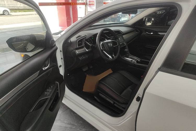Used Honda Civic 2016 220TURBO CVT Luxury Edition Driver Seat