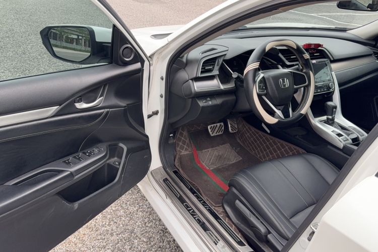 Used Honda Civic 2016 220TURBO CVT Luxury Edition Driver Seat