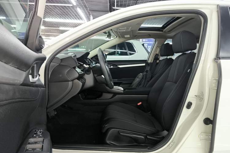 Used Honda Civic 2016 220TURBO CVT Luxury Edition Driver Seat