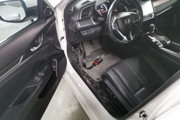 Used Honda Civic 2016 220TURBO CVT Prestige Edition Driver Seat