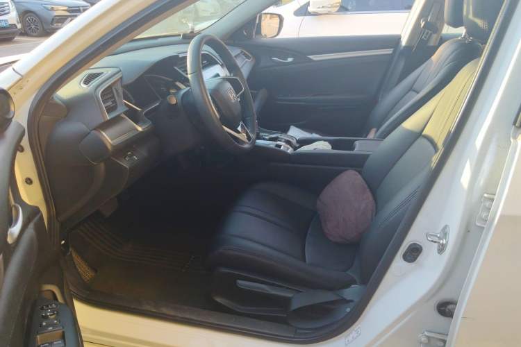 Used Honda Civic 2016 220TURBO CVT Luxury Edition Driver Seat