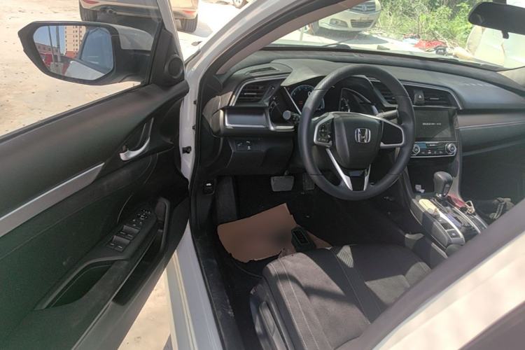 Used Honda Civic 2016 220TURBO CVT Luxury Edition Driver Seat
