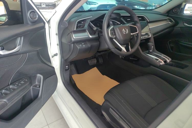 Used Honda Civic 2016 220TURBO CVT Luxury Edition Driver Seat