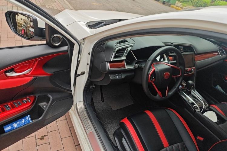 Used Honda Civic 2016 220TURBO CVT Luxury Edition Driver Seat