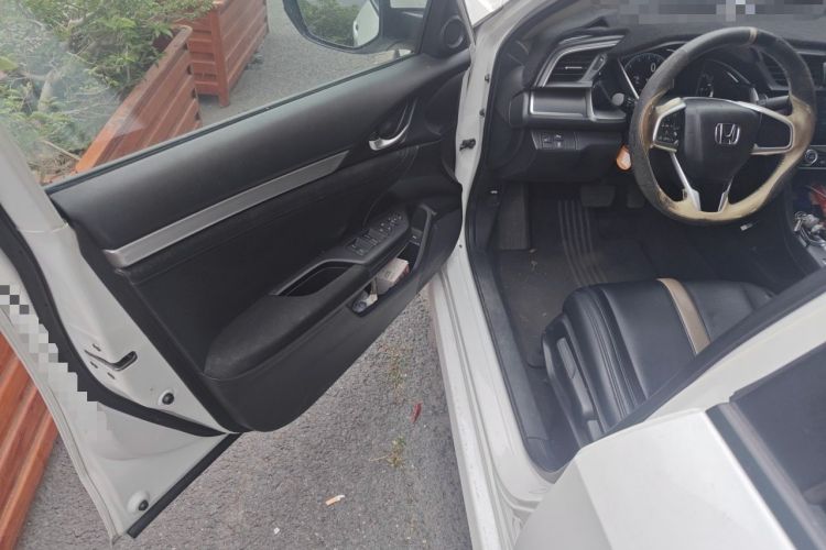 Used Honda Civic 2016 220TURBO CVT Luxury Edition Driver Seat