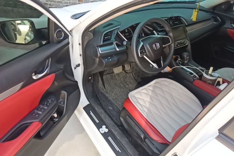 Used Honda Civic 2016 220TURBO CVT Luxury Edition Driver Seat