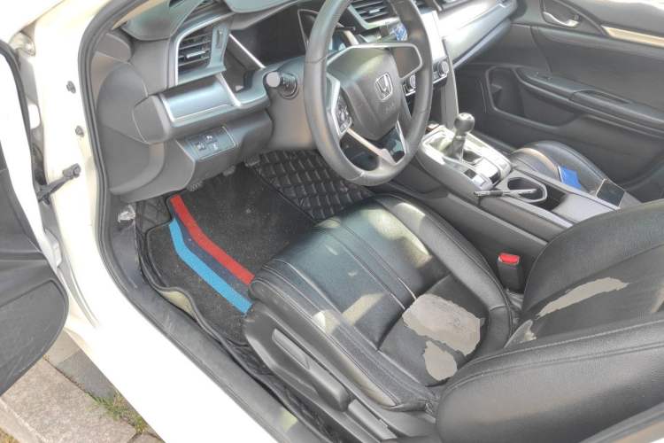 Used Honda Civic 2016 220TURBO Manual Luxury Edition Driver Seat