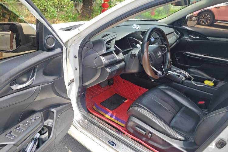 Used Honda Civic 2016 220TURBO CVT Prestige Edition Driver Seat