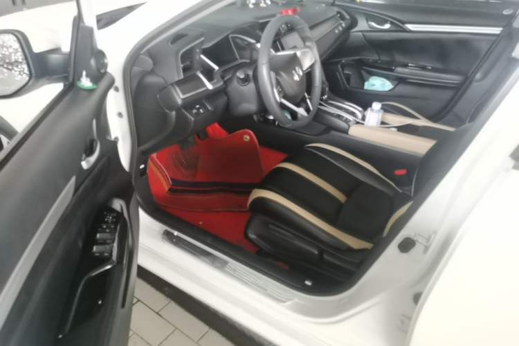 Used Honda Civic 2016 220TURBO CVT Luxury Edition Driver Seat