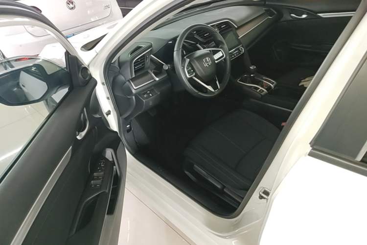 Used Honda Civic 2016 220TURBO Manual Luxury Edition Driver Seat