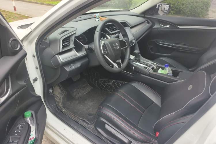 Used Honda Civic 2016 220TURBO CVT Luxury Edition Driver Seat