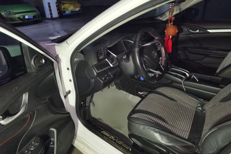Used Honda Civic 2016 220TURBO CVT Luxury Edition Driver Seat
