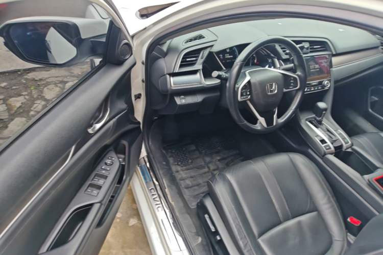 Used Honda Civic 2016 220TURBO CVT Prestige Edition Driver Seat