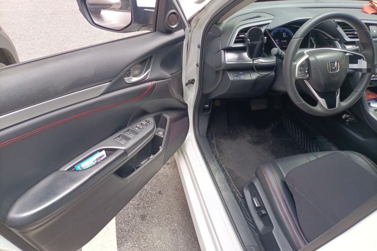 Used Honda Civic 2016 220TURBO CVT Luxury Edition Driver Seat