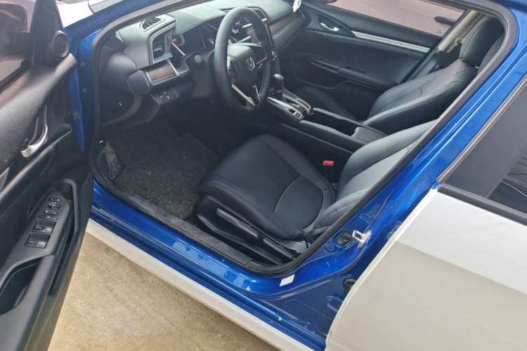Used Honda Civic 2016 220TURBO CVT Luxury Edition Driver Seat