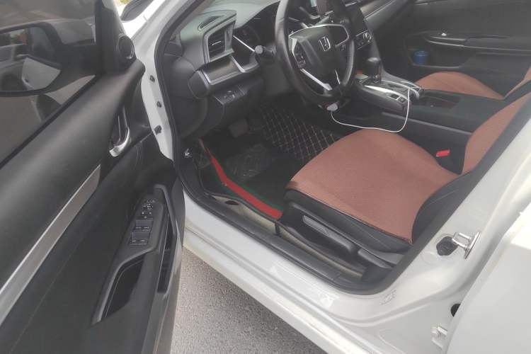 Used Honda Civic 2016 220TURBO CVT Luxury Edition Driver Seat