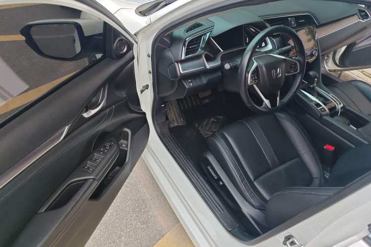 Used Honda Civic 2016 220TURBO CVT Prestige Edition Driver Seat