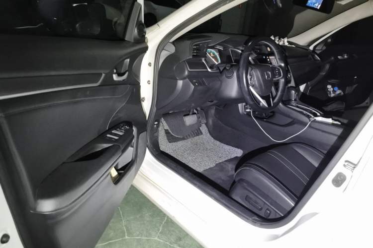 Used Honda Civic 2016 220TURBO CVT Prestige Edition Driver Seat