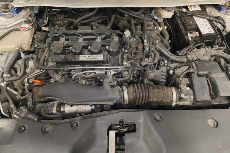 Used Honda Civic 2016 220TURBO CVT Luxury Edition Engine Bay