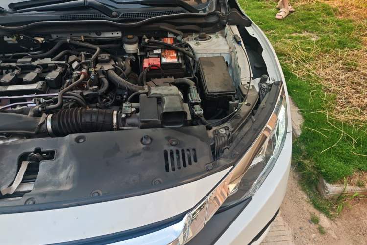 Used Honda Civic 2016 220TURBO Manual Luxury Edition Engine Bay Left