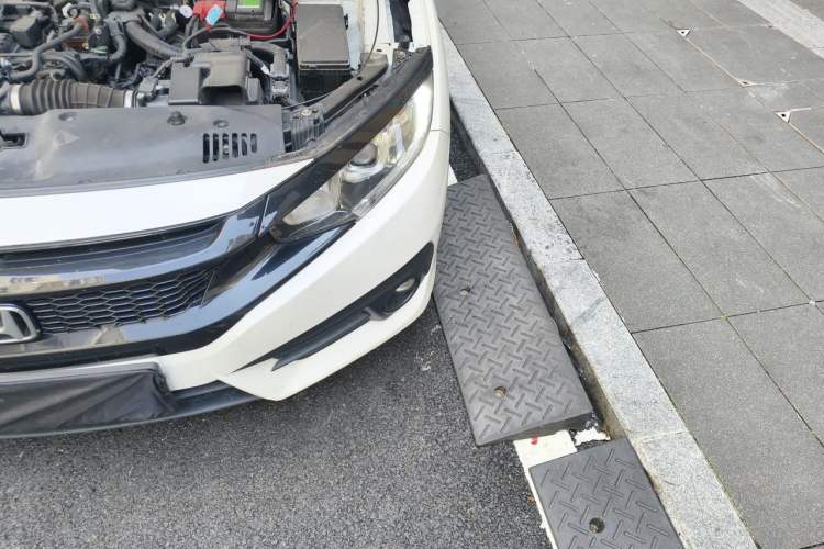 Used Honda Civic 2016 220TURBO CVT Luxury Edition Engine Bay Left
