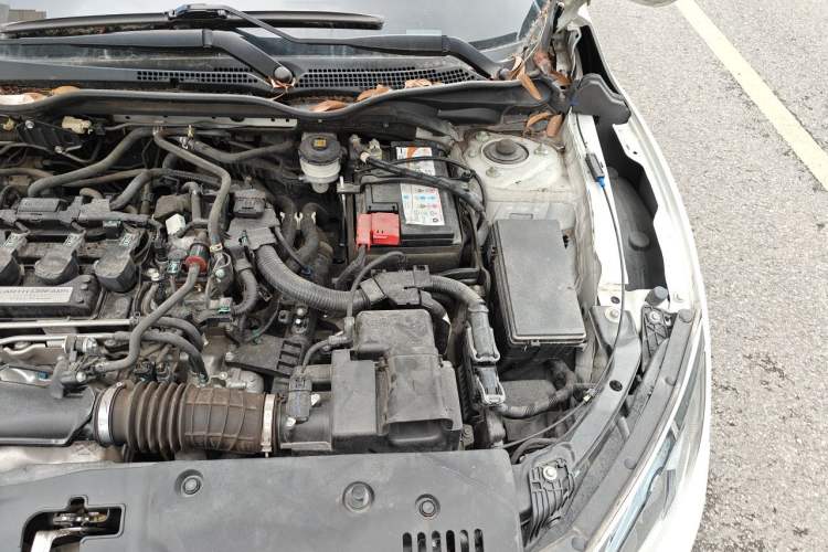Used Honda Civic 2016 220TURBO CVT Luxury Edition Engine Bay Left
