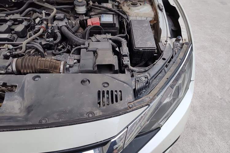 Used Honda Civic 2016 220TURBO CVT Luxury Edition Engine Bay Left