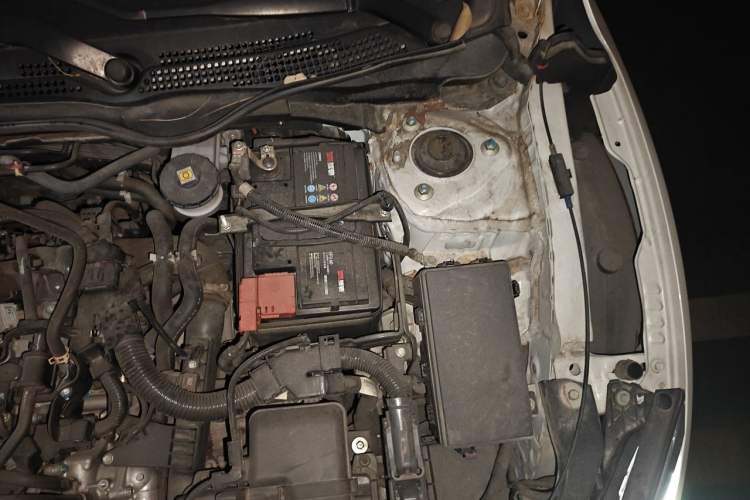 Used Honda Civic 2016 220TURBO CVT Luxury Edition Engine Bay Left