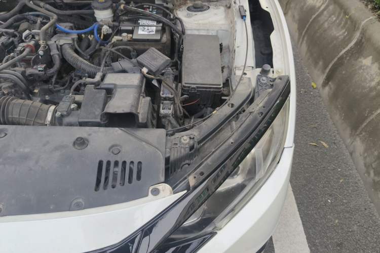 Used Honda Civic 2016 220TURBO CVT Luxury Edition Engine Bay Left