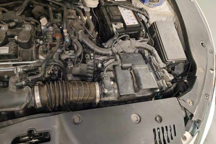 Used Honda Civic 2016 220TURBO CVT Luxury Edition Engine Bay Left