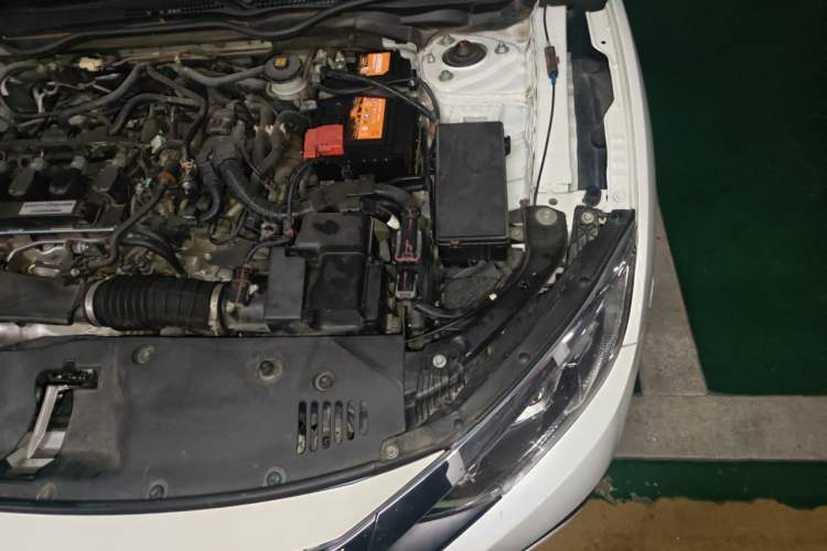 Used Honda Civic 2016 220TURBO CVT Luxury Edition Engine Bay Left