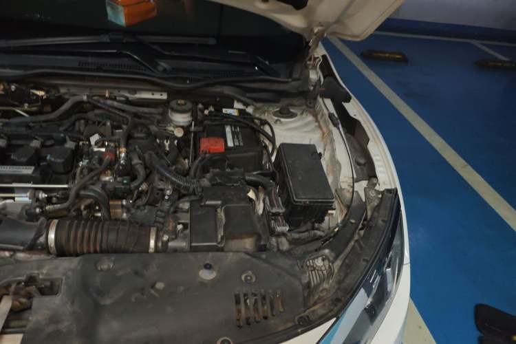 Used Honda Civic 2016 220TURBO CVT Luxury Edition Engine Bay Left