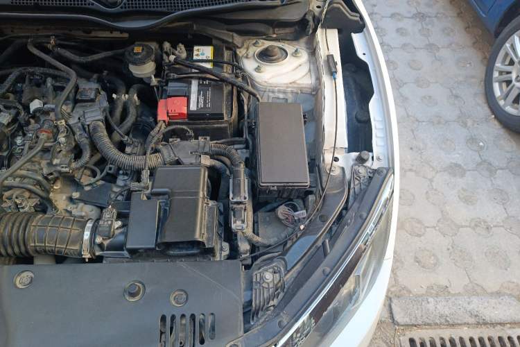 Used Honda Civic 2016 220TURBO CVT Luxury Edition Engine Bay Left