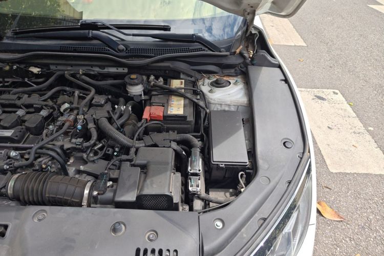 Used Honda Civic 2016 220TURBO CVT Luxury Edition Engine Bay Left