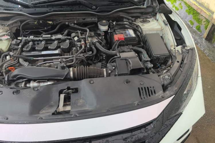 Used Honda Civic 2016 220TURBO CVT Luxury Edition Engine Bay Left