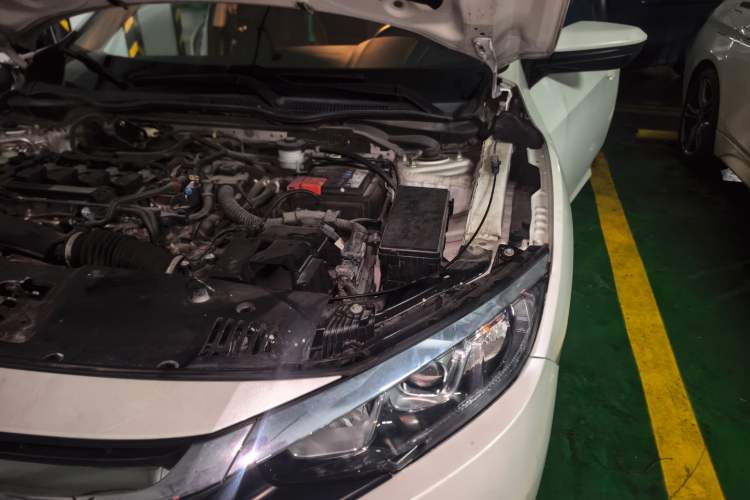 Used Honda Civic 2016 220TURBO Manual Luxury Edition Engine Bay Left