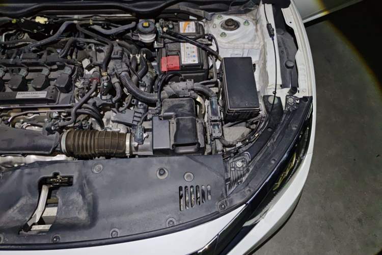 Used Honda Civic 2016 220TURBO CVT Luxury Edition Engine Bay Left