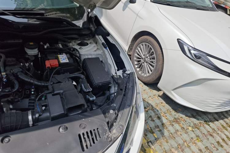 Used Honda Civic 2016 220TURBO CVT Luxury Edition Engine Bay Left