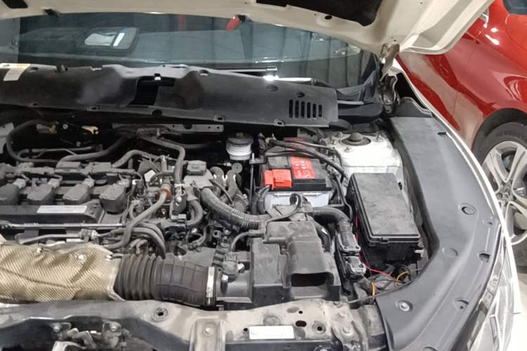 Used Honda Civic 2016 220TURBO Manual Luxury Edition Engine Bay Left