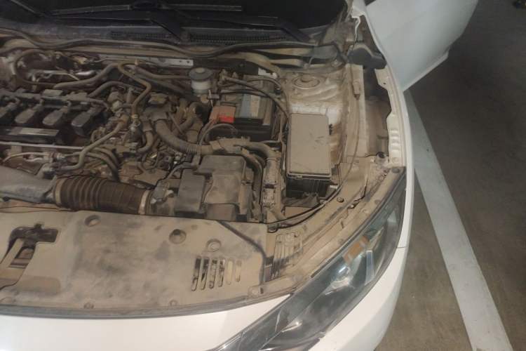 Used Honda Civic 2016 220TURBO CVT Luxury Edition Engine Bay Left