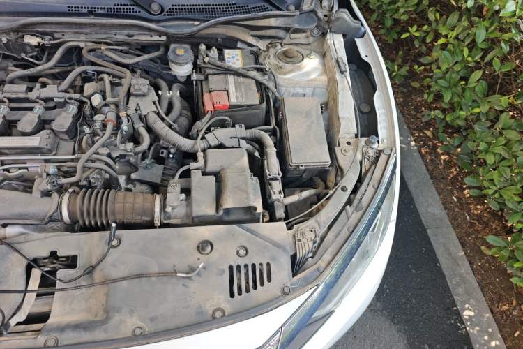 Used Honda Civic 2016 220TURBO Manual Luxury Edition Engine Bay Left