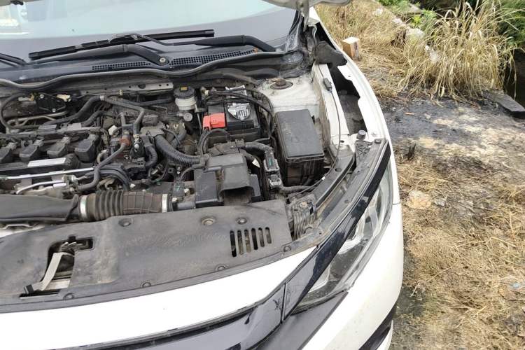 Used Honda Civic 2016 220TURBO CVT Luxury Edition Engine Bay Left