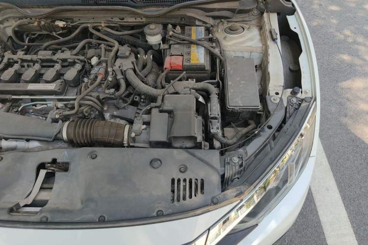 Used Honda Civic 2016 220TURBO CVT Luxury Edition Engine Bay Left