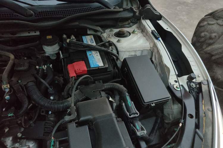 Used Honda Civic 2016 220TURBO CVT Luxury Edition Engine Bay Left