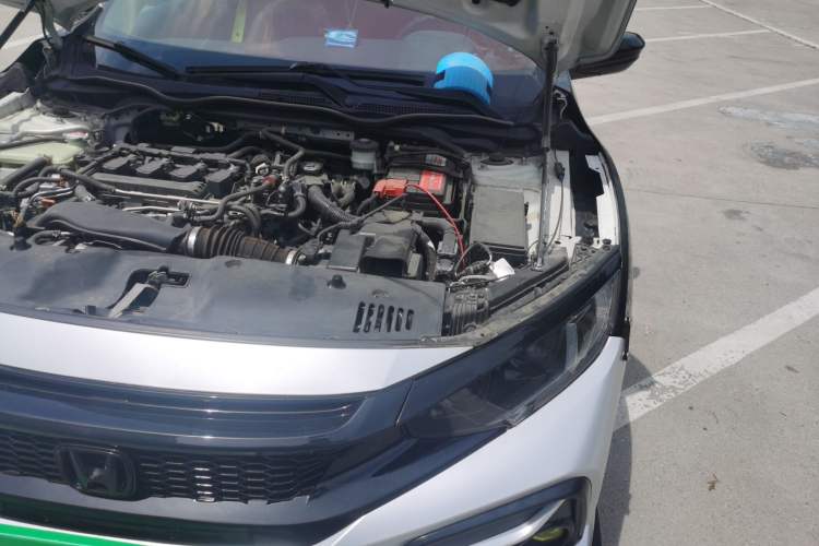 Used Honda Civic 2016 220TURBO Manual Luxury Edition Engine Bay Left