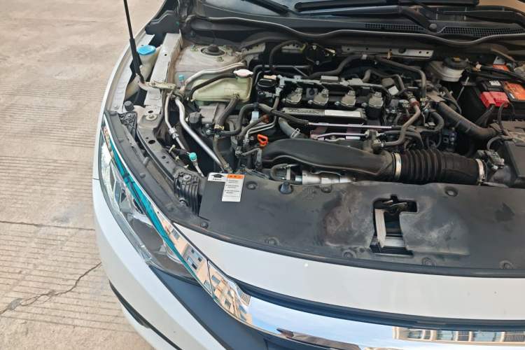 Used Honda Civic 2016 220TURBO Manual Luxury Edition Engine Bay Right