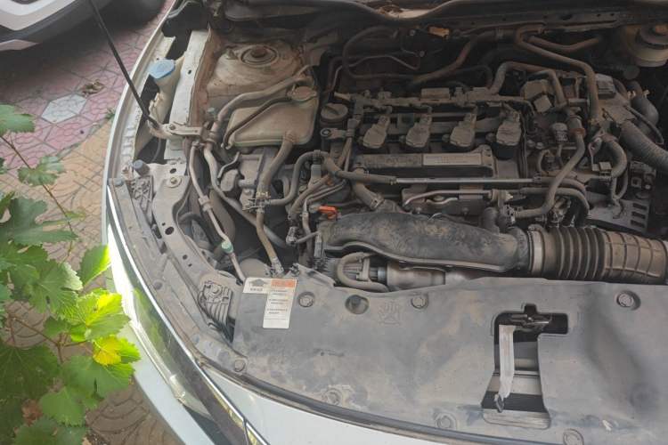 Used Honda Civic 2016 220TURBO CVT Luxury Edition Engine Bay Right